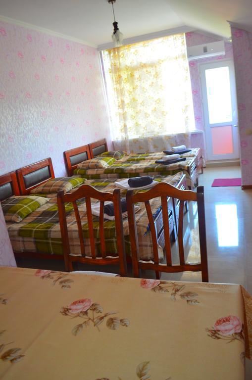 Alex'S Cosy Guesthouse Τυφλίδα Δωμάτιο φωτογραφία